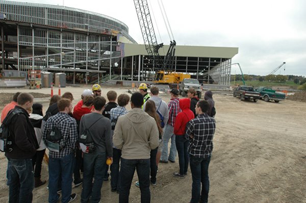Engineers from Kiewit talk to students about the construction of the UNO Arena,