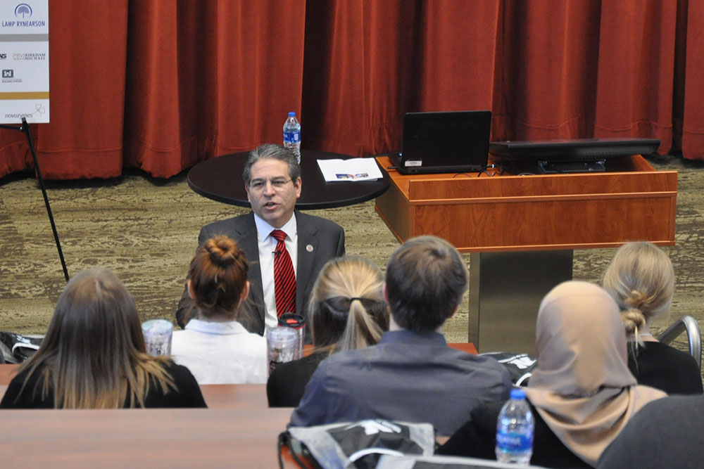 Lance C. Pérez, interim dean of the College of Engineering, talks to engineering students on Friday, March 2 at Nebraska Innovation Campus to open the 2018 Complete Engineer Conference.