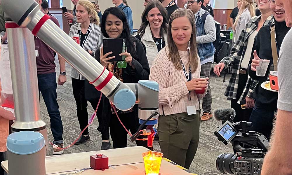 The Heartland Robotics Cluster Conference featured a “happy hour” bartender robot.