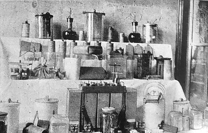 Early lab equipment in the EE lab from around 1904