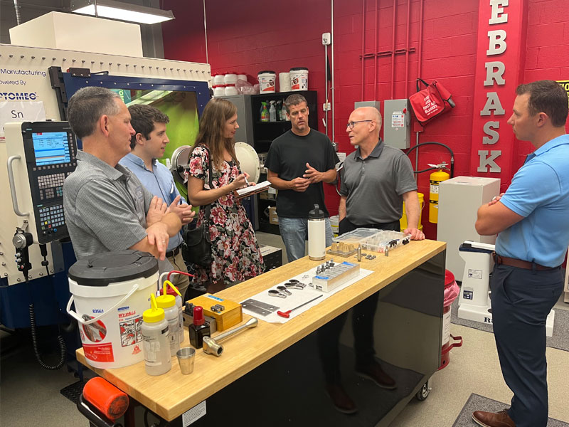Honeywell KC NSC engineers check out the NEAT lab with director Joe Turner