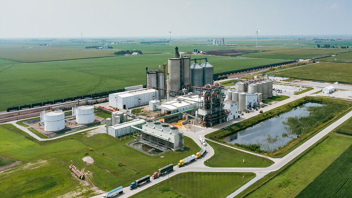 An aerial photo of an ethanol plant.