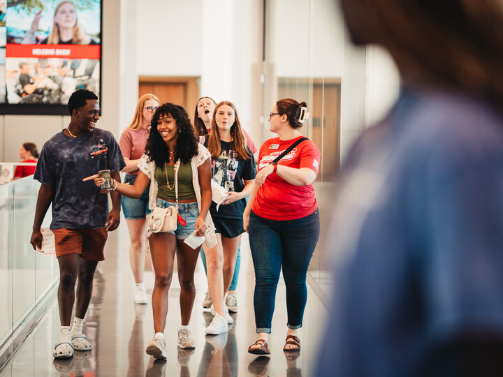 New students walk through Kiewit Hall
