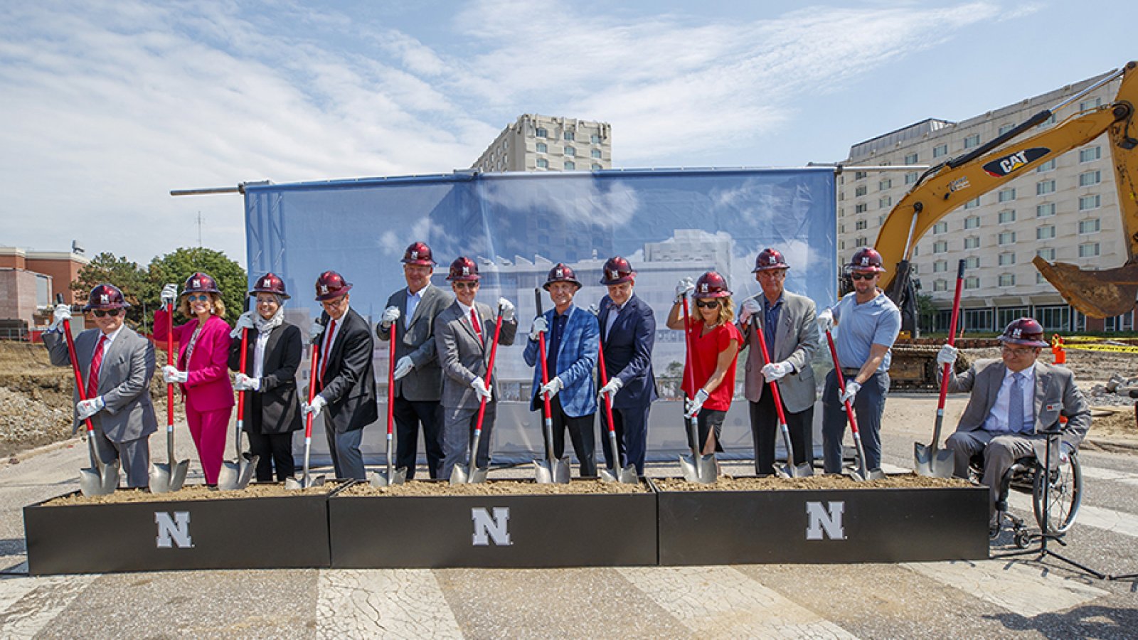On June 28, 2021, the College of Engineering held a groundbreaking ceremony to celebrate the beginning of construction on Kiewit Hall.